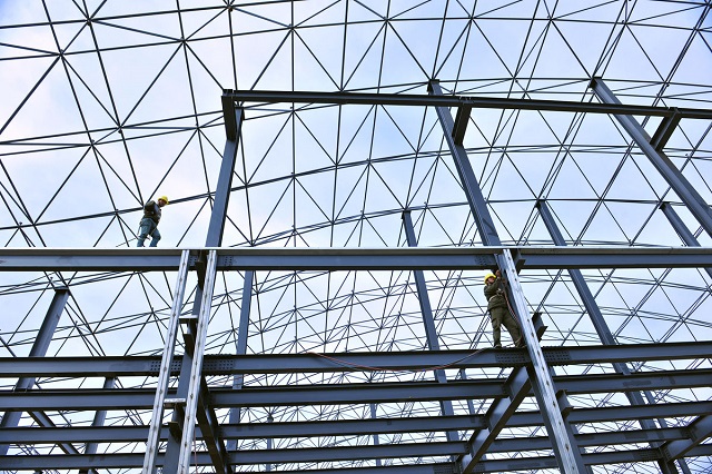 鋼結(jié)構(gòu)廠房施工的安全措施，牢記安全才有精品工程