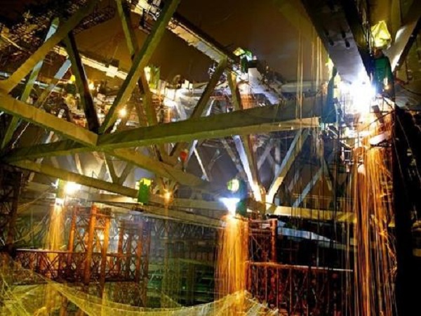 鋼結(jié)構(gòu)廠房連接方面出現(xiàn)問題時(shí)如何解決？